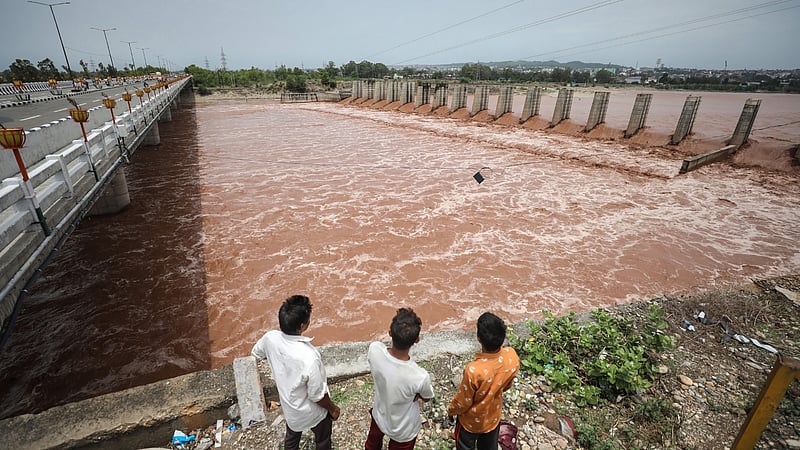 Heavy rains trigger flash floods & landslides in J& See Pics