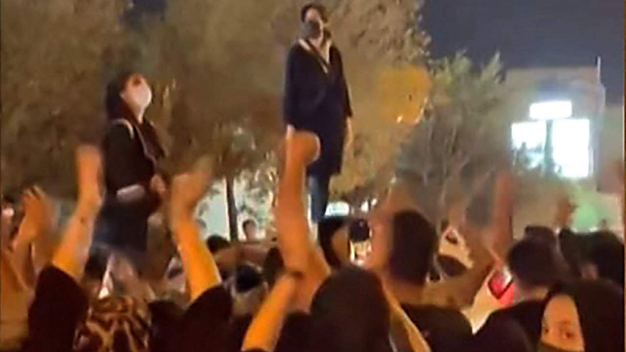 Mahsa Amini's death: Women protest by cutting their hair, burning hijabs