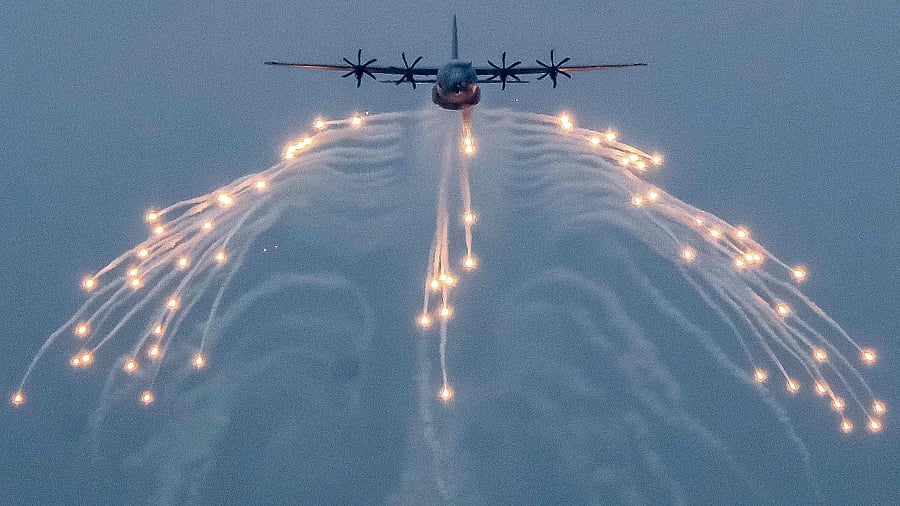 Dazzling flying display by Indian Air Force on its 90th anniversary celebration