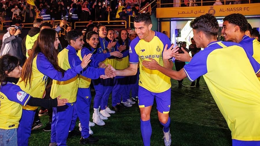 Cristiano Ronaldo receives an astounding welcome from Al Nassr fans in Saudi Arabia