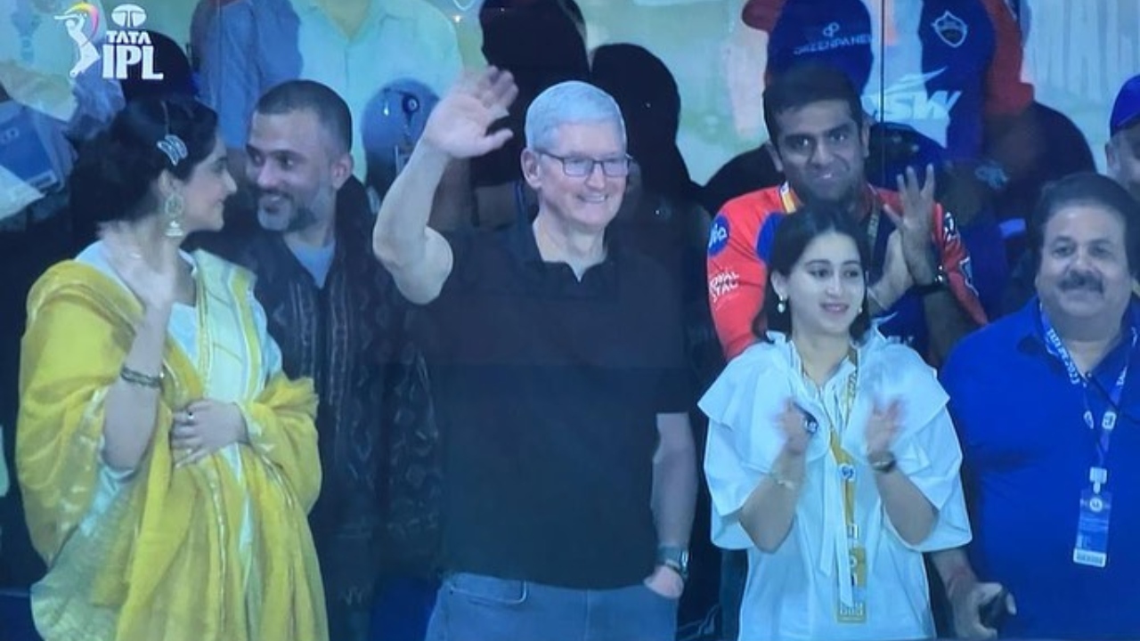 In Pics | Apple CEO Tim Cook enjoys IPL match with Sonam Kapoor, Rajiv ...