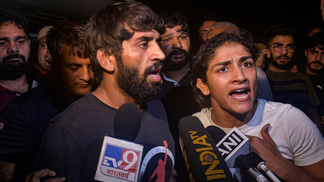 Wrestlers' protest: Scuffle breaks out between grapplers and cops
