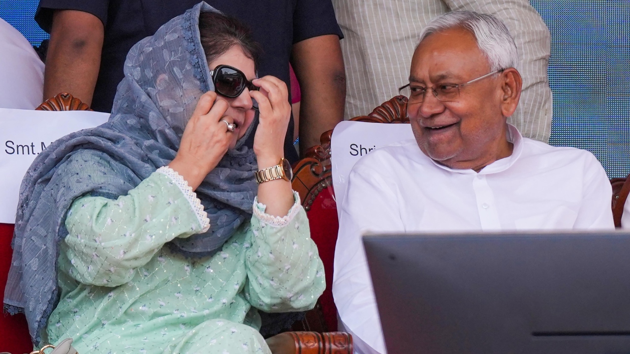 In Pics | Political leaders who attended Karnataka CM swearing-in ceremony