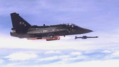 Alt="Astra MK-1 Air-to-Air Missile"