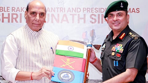 Alt="Defence Minister Rajnath Singh flagged NIMAS Expedition"