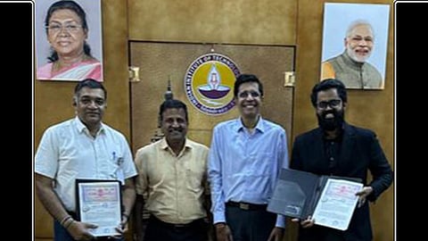 Alt="Dr. M. J. Shankar Raman, CEO, IITM Pravartak signs MoU with Abhinav Varma Kalidindi, Founder & CEO, Medhastra Techsystems"