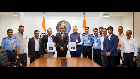 Alt="NewSpace India Limited and BDL signs contract with MoD in the presence of A. Anbarasu, Additional Secretary and Director General (Acquisition) in the Department of Defence"