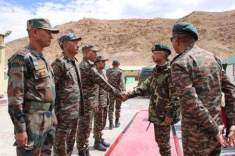 Vice Army Chief visits forward areas of Kargil 