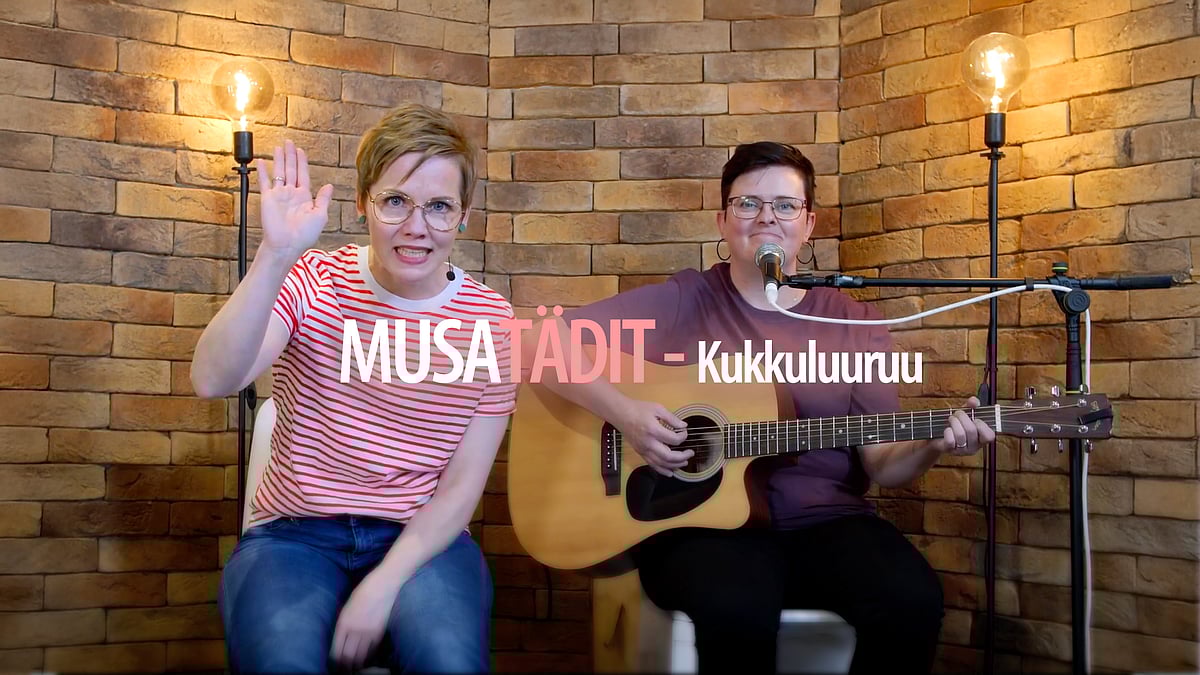 Musatädit-videosarjassa lauluna Kukkuluuruu.