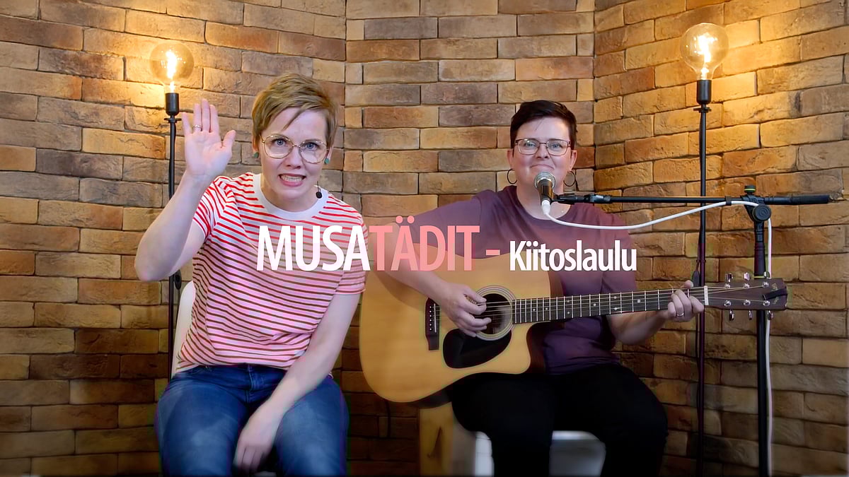 Musatädit-videosarjassa lauluna Kiitoslaulu.