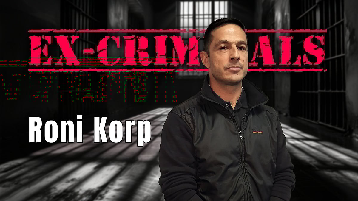 Ex-Criminals-podcastissa Roni Korp.