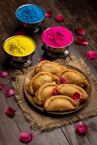 Best Gujiya Shops In Delhi for Holi