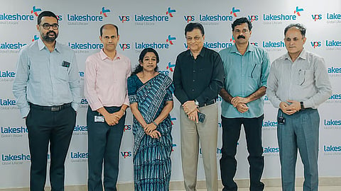 VPS Lakeshore Hospital COO Lakshman Sethuraman along with doctors and others.
