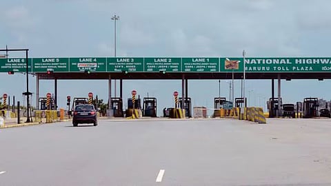 The e-toll collection will facilitate smooth movement of vehicles on NHs (Pic: Mint) 