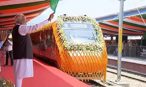 PM Naredra Modi Inagurated Vande Bharath