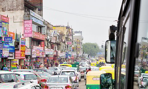 അഖിലേന്ത്യ പണിമുടക്കിൽ കേരളം സ്തംഭിച്ചു, കൊല്‍ക്കത്തയിലും ബീഹാറിലും ട്രെയിന്‍ തടഞ്ഞു; മറ്റ് സംസ്ഥാനങ്ങളില്‍ കാര്യമായ ചലനമില്ല