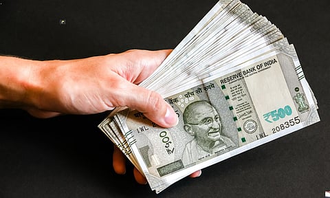 ₹3,600 രൂപ വീതം 63 ലക്ഷത്തിലധികം പേരുടെ കൈകളിലേക്ക്; വിപണിക്ക് ഉണര്‍വാകും ക്ഷേമപെന്‍ഷന്‍ വിതരണം