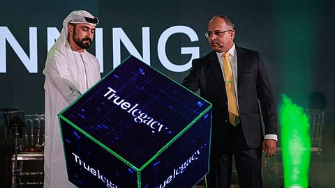 സ്വത്ത് പിന്തുടര്‍ച്ചാസൂത്രണത്തിന് സഹായിക്കുന്ന ഇന്ത്യയിലെ ആദ്യത്തെ കണ്‍സള്‍ട്ടന്‍സി 'ട്രൂ ലെഗസി' യുഎഇ സംരംഭകന്‍ ഹംദാന്‍ മുഹമ്മദ് അല്‍ ഹസാനിയും കാപ്പിറ്റെയര്‍ സ്ഥാപകന്‍ ശ്രീജിത്ത് കുനിയിലും ചേര്‍ന്ന് സമര്‍പ്പിക്കുന്നു.