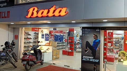 ബാറ്റയ്ക്ക് എന്താണ് സംഭവിക്കുന്നത്? വരുമാനവും ലാഭവും ഇടിയുന്നു; ഓഹരിവില ₹2,262ല്‍ നിന്ന് ₹960ലേക്ക്!
