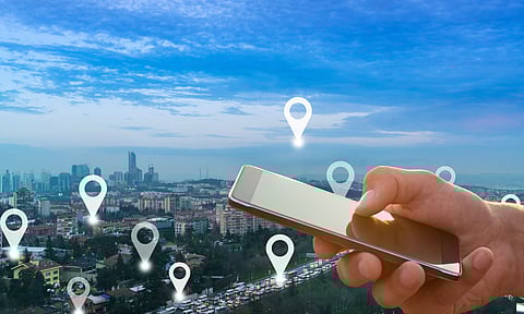 സ്മാര്‍ട്ട് ഫോണ്‍ സാറ്റലൈറ്റ് ലൊക്കേഷന്‍ ട്രാക്കിംഗിന് കേന്ദ്രസര്‍ക്കാര്‍ ഒരുങ്ങുന്നുവോ? എതിര്‍പ്പറിയിച്ച് ആപ്പിള്‍ മുതല്‍ ഗൂഗിള്‍ വരെ
