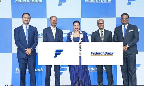 ഫെഡറൽ ബാങ്കിൻ്റെ പുതിയ ലോഗോ പ്രകാശനം ചെയ്യുന്ന ചടങ്ങിൽ ബാങ്കിൻ്റെ എക്സിക്യുട്ടീവ് ഡയറക്ടർ ഹർഷ് ദുഗർ, എംഡിയും സിഇഒയുമായ കെ വി എസ് മണിയൻ, ബ്രാൻഡ് അംബാസഡർ വിദ്യാ ബാലൻ, എക്സിക്യുട്ടീവ് ഡയറക്ടർ വെങ്കട്ടരാമൻ വെങ്കിടേശ്വരൻ, ചീഫ് മാർക്കറ്റിംഗ് ഓഫീസർ എം വി എസ് മൂർത്തി എന്നിവർ