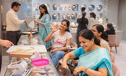 സ്വര്‍ണവിലയില്‍ ഇന്നും പടിയിറക്കം; മൂന്നുദിവസത്തിനിടയില്‍ ഇടിഞ്ഞത് ₹6,000 