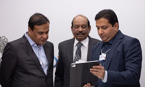 ലുലുഗ്രൂപ്പ് ചെയര്‍മാന്‍ എംഎ യൂസഫലി അസം മുഖ്യമന്ത്രി ഹിമന്ത ബിശ്വ ശര്‍മയ്‌ക്കൊപ്പം