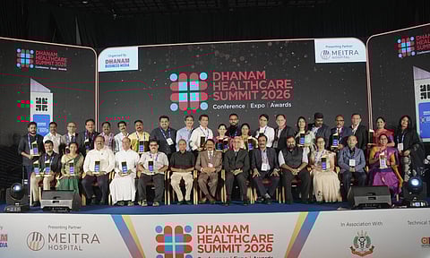 ധനം ഹെല്‍ത്ത്‌കെയര്‍ എക്‌സലന്‍സ് പുരസ്‌കാര ജേതാക്കള്‍
അസോസിയേഷന്‍ ഓഫ് ഹെല്‍ത്ത്കെയര്‍ പ്രൊവൈഡേഴ്സ് ഇന്ത്യ  ഡയറക്റ്റര്‍ ജനറലും എന്‍എബിഎച്ച് ബോര്‍ഡ് മെമ്പറുമായ ഡോ. ഗിരിധര്‍ ഗ്യാനി, ഇന്ത്യന്‍ മെഡിക്കല്‍ അസോസിയേഷന്‍ കൊച്ചി സെക്രട്ടറി ഡോ.സച്ചിന്‍ സുരേഷ്, ACME കണ്‍സള്‍ട്ടിംഗ് എംഡി ബി ജി മേനോന്‍, ഐഎംഎ കൊച്ചിന്‍ പ്രസിഡന്റ് ഡോ. അതുല്‍ ജോസഫ് മാനുവല്‍, ധനം പബ്ലിക്കേഷന്‍ ചെയര്‍മാനും ചീഫ് എഡിറ്ററുമായ കുര്യന്‍ ഏബ്രഹാം, എക്സിക്യൂട്ടീവ് എഡിറ്ററും ഡയറക്ടറുമായ മരിയ ഏബ്രഹാം എന്നിവര്‍ക്കൊപ്പം 
