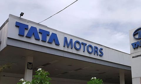 ഇന്തോനേഷ്യന്‍ പാടങ്ങളില്‍ ടാറ്റ വണ്ടികള്‍ നിറയും! വെറുതെയല്ല, ടാറ്റ മോട്ടോഴ്‌സ് ഓഹരികള്‍ കുതിച്ചത്; കഥ ഇങ്ങനെ...