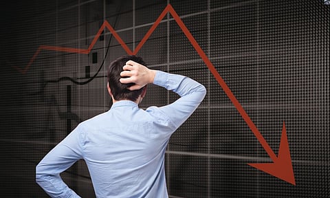 വിപണിക്ക് നഷ്ടം ₹6.5 ലക്ഷം കോടി! സെന്‍സെക്‌സ് 1,000 പോയിന്റിന് മുകളില്‍ ഇടിഞ്ഞു; തിരിച്ചടി വന്ന വഴിയെങ്ങനെ?
