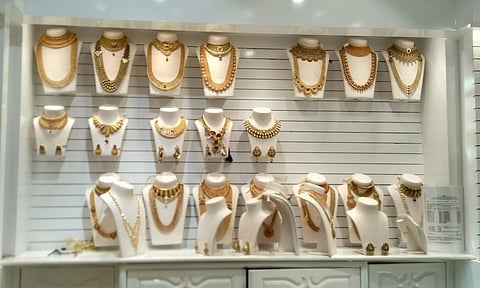 സ്വര്‍ണത്തില്‍ ശനിയാഴ്ച്ച 'കുതിപ്പ്', എന്നിട്ടും പവനില്‍ 18,320 രൂപയുടെ മാര്‍ച്ച് ഇടിവ്!