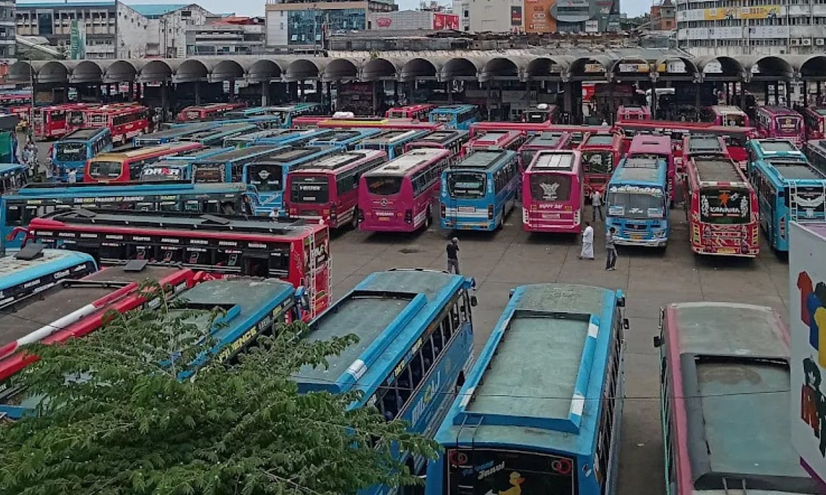 പ്രതിസന്ധിയിലായി സ്വകാര്യ ബസ് മേഖല: അസ്തമയത്തിലേക്ക് നീങ്ങുന്ന ഗതാഗത സംസ്കാരം