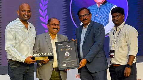 Vanakkam HRD Award Dr Chackochen Mathai