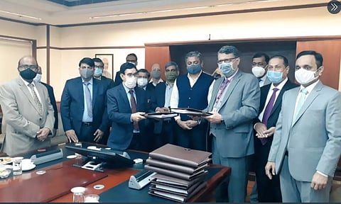 ഒപ്പുവച്ചു, തിരുവനന്തപുരം വിമാനത്താവളം 50 വര്‍ഷത്തേക്ക് അദാനിക്ക് കൈമാറി