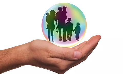 വരുമാനത്തിന്റെ 5 ശതമാനം മാറ്റിവച്ചാല്‍ കുടുംബത്തിന് സമ്പൂര്‍ണ ഇന്‍ഷുറന്‍സ് പരിരക്ഷ ഉറപ്പാക്കാം