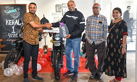 കേരളത്തിലെ ആദ്യ യെസ്ഡി സ്‌ക്രാംബ്ലര്‍ ഇനി ഈ സംരംഭകന് സ്വന്തം!