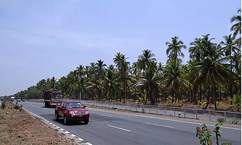 റോഡുകള്‍ക്കും പാലങ്ങള്‍ക്കും 1027 കോടി രൂപ