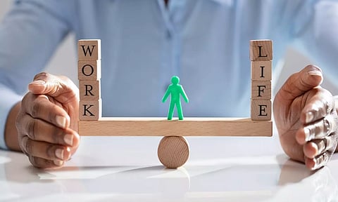 ജോലിയും ജീവിതവും ബാലൻസ് ചെയ്യാൻ പരിശീലിക്കാം ഈ കാര്യങ്ങൾ
