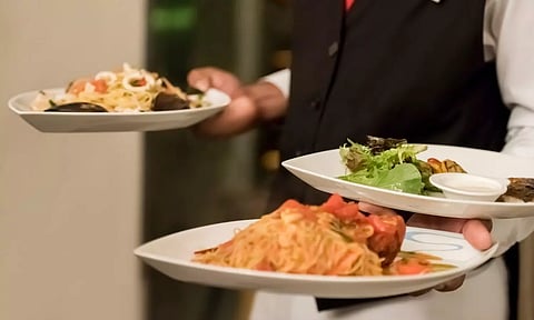 തൊഴില്‍ വൈദഗ്ധ്യമുള്ളവരില്ല, 'മലയാളി ചായ കിട്ടാനില്ല';  ഹോട്ടല്‍ മേഖല ഇത് എങ്ങോട്ട്