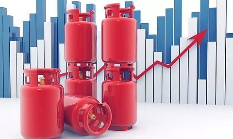 രണ്ട് മാസത്തിനിടയില്‍ മൂന്നാം തവണയും പാചക വാതക വില കൂട്ടി