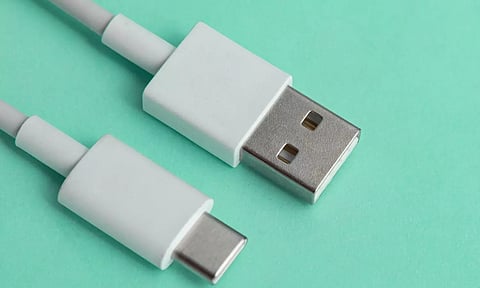 ആപ്പിളിന് Type C യിലേക്ക് മാറാന്‍ 3 വര്‍ഷം, ഇന്ത്യയില്‍ ഇനി 2 ടൈപ് ചാര്‍ജറുകള്‍ മാത്രം