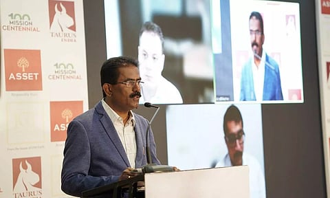 അസറ്റ് ഹോംസ് മാനേജിങ് ഡയറക്റ്റർ സുനിൽ കുമാർ പദ്ധതി പ്രഖ്യാപനം നടത്തുന്നു&nbsp;