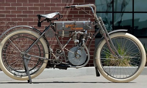 image:the vintagent/ Harley-Davidson Strap Tank