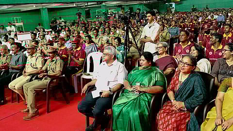 ബ്രഹ്‌മപുരത്തെ ഹീറോകള്‍ക്ക് നാടിന്റെ സ്‌നേഹാദരം