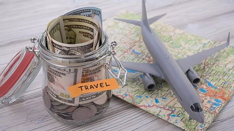 വിദേശ യാത്ര ചെയ്യുമ്പോള്‍ എത്ര രൂപ കയ്യില്‍ കരുതാം?