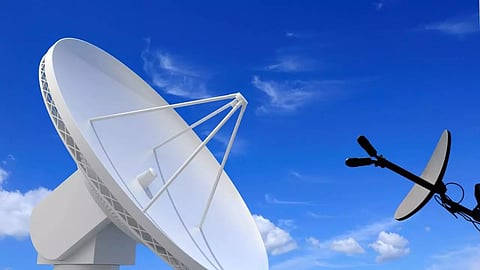 ജിയോയ്ക്കും സ്റ്റാര്‍ലിങ്കിനും ഒരു മുഴം നീട്ടിയെറിഞ്ഞ്‌  എയര്‍ടെല്‍, സാറ്റലൈറ്റ് സര്‍വീസ് തുടങ്ങാന്‍ സജ്ജം, പച്ചക്കൊടിക്കായി കാത്തിരിപ്പ്‌