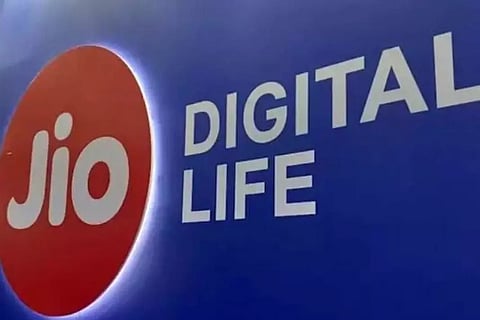 വീണ്ടും വമ്പന്‍ നിക്ഷേപം; രണ്ട് മാസക്കാലം കൊണ്ട് റിലയന്‍സ് ജിയോയിലെത്തിയത് 1.04 ലക്ഷം കോടി രൂപ