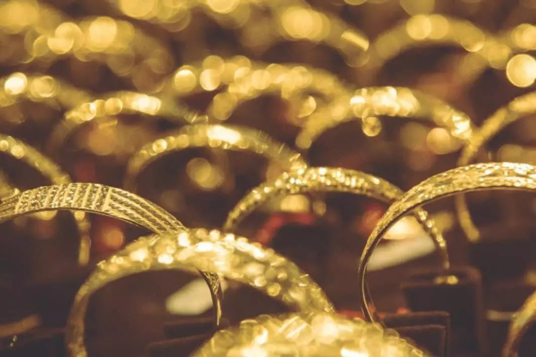 ഒക്‌റ്റോബറിലെ ഏറ്റവും ഉയര്‍ന്ന സ്വര്‍ണവിലയില്‍ ഇടിവ്