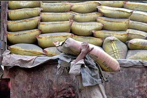 നിര്‍മാണ മേഖലയ്ക്ക് തിരിച്ചടി, സിമന്റിന് വില കൂട്ടിയേക്കും