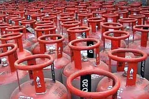 പാചക വാതക വില ഉയര്‍ത്തി